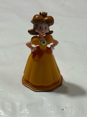 Super Mario Princess Daisy 2.5” inch figure toy